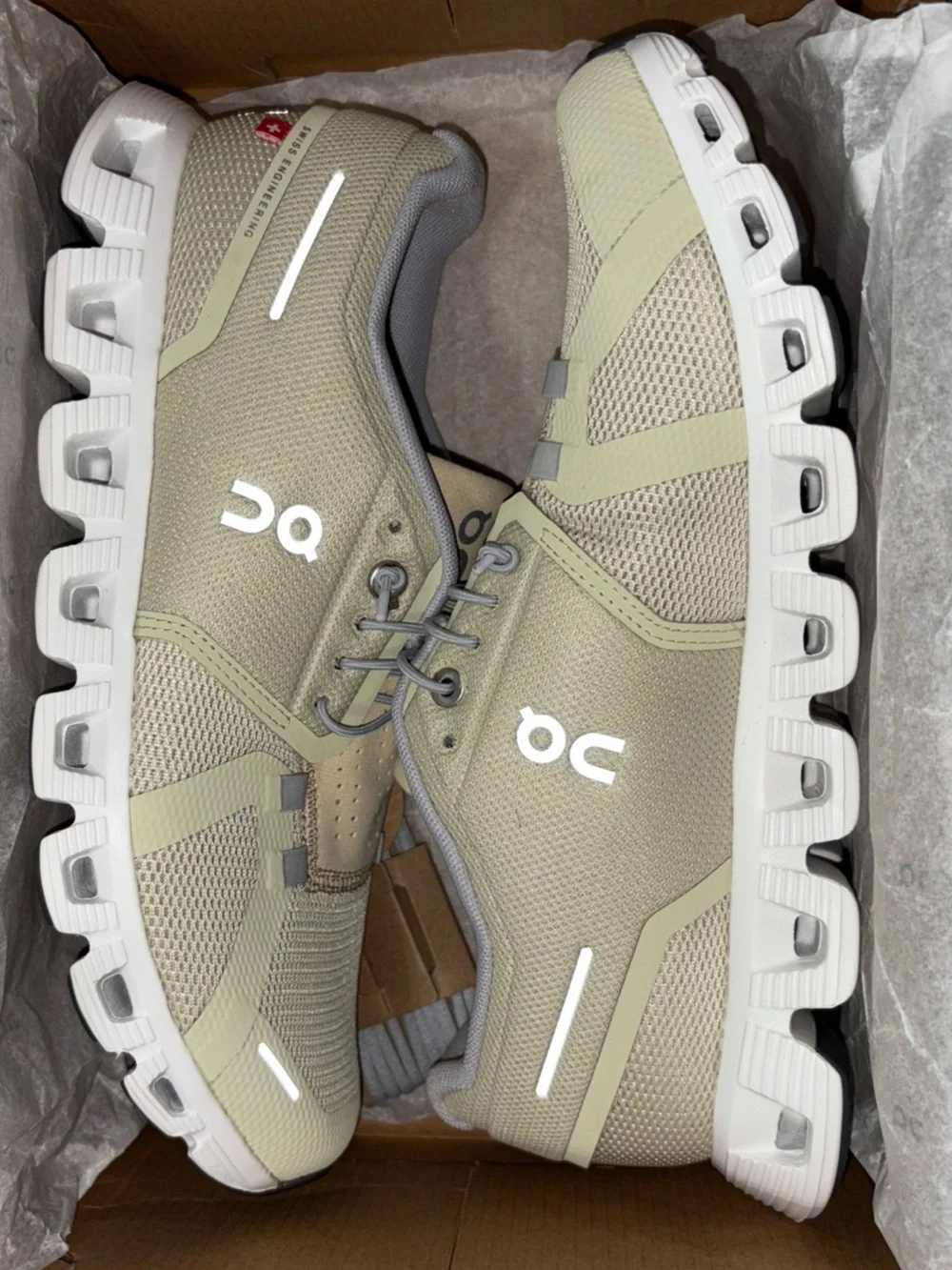 ON WOMEN’S CLOUD 5 HAZE SAND Running Shoes Brown- size 9- NEW - Picture 1 of 7